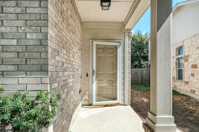 Building Photo - Beautiful 3/2.5/2 two story with two livin...