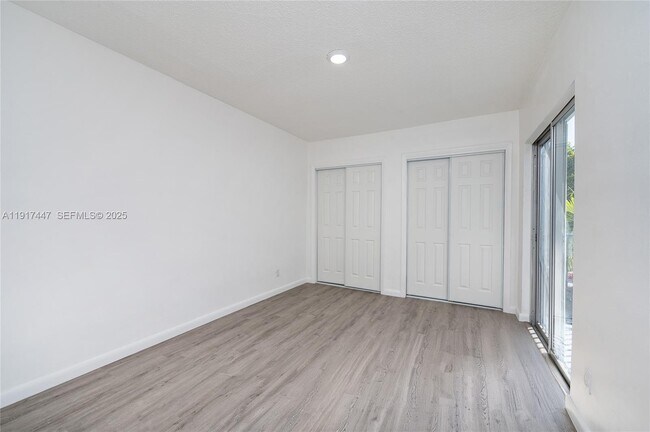 Building Photo - 2463 Coral Wy