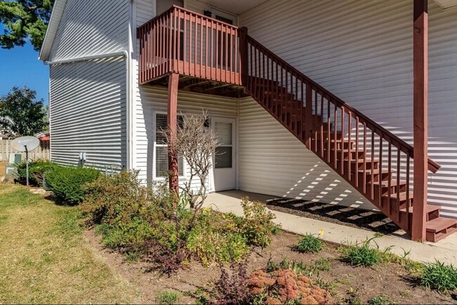 Building Photo - 5874 Beechwood Dr