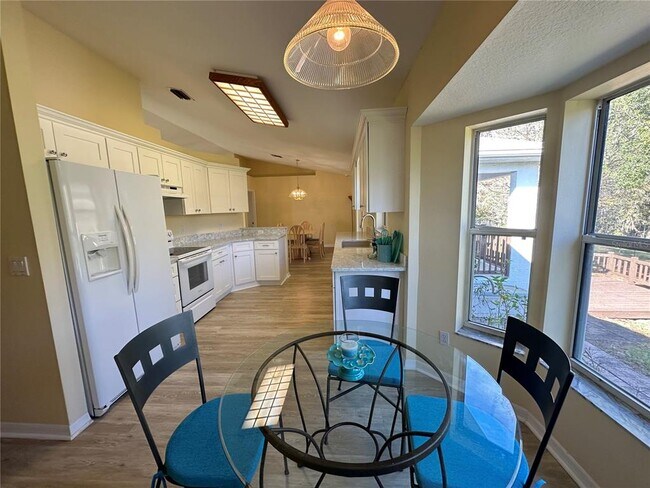 Building Photo - 5261 SE 15th Ave