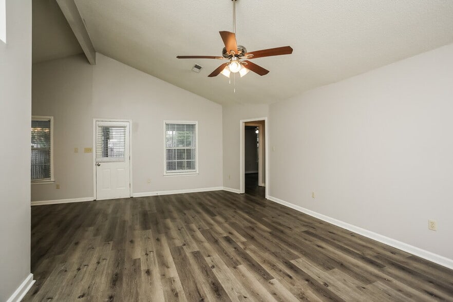 Building Photo - 7196 Atterbury Cir W