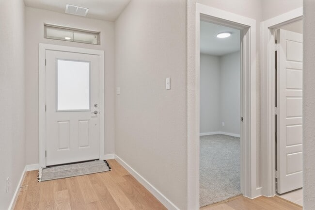 Building Photo - 2010 Sandpiper Wy