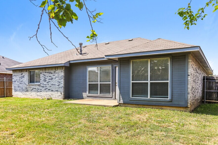 Building Photo - 1502 Killdee Ct