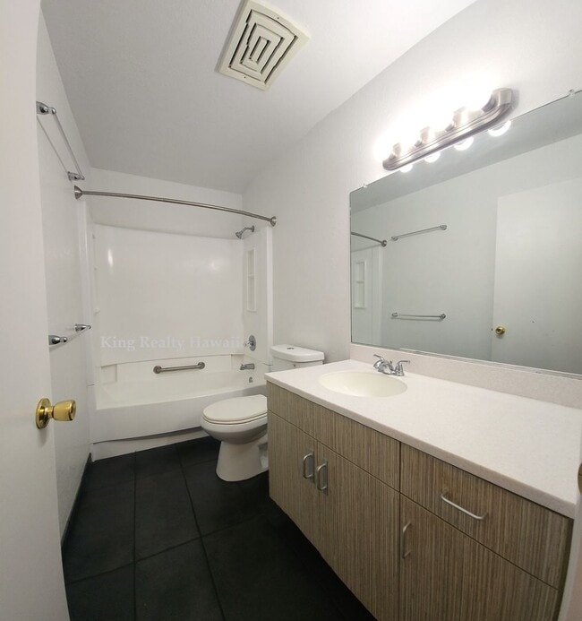 Building Photo - 46-263 Kahuhipa St. #B-302