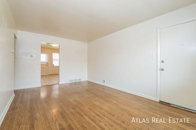 Building Photo - 4525 E Yale Ave