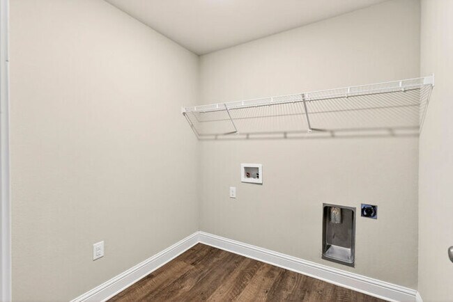 Building Photo - 6550 Eastland Cir