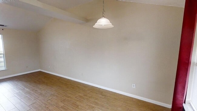 Building Photo - Charming 3 bedroom, 2 bath property in Cop...