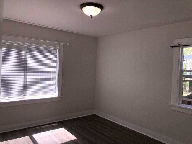 Building Photo - 1835 Estudillo St
