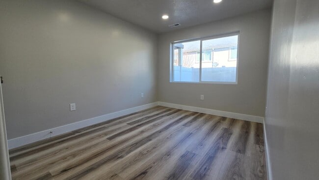 Building Photo - 14529 S Quiet Shade Dr