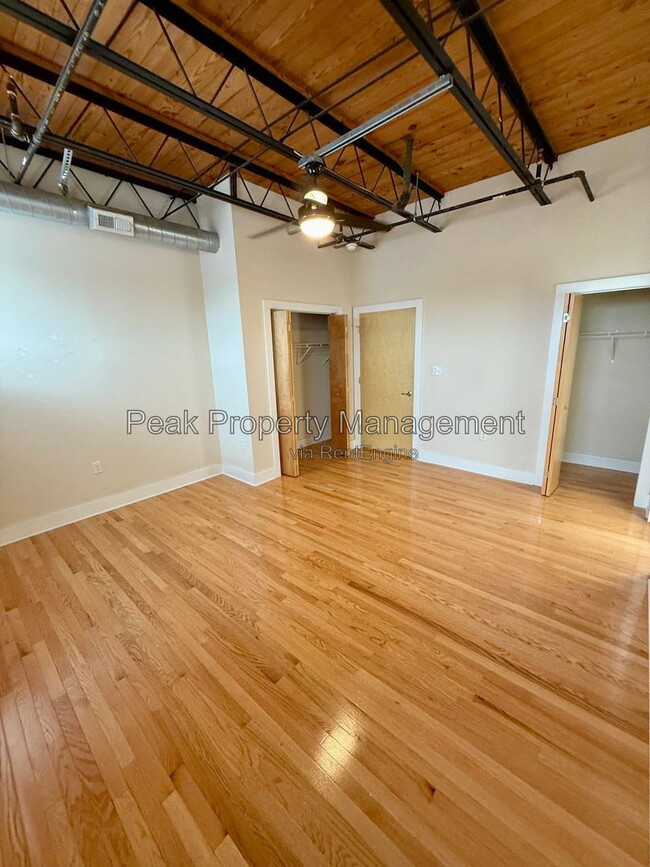 Building Photo - 2709 W Broad St