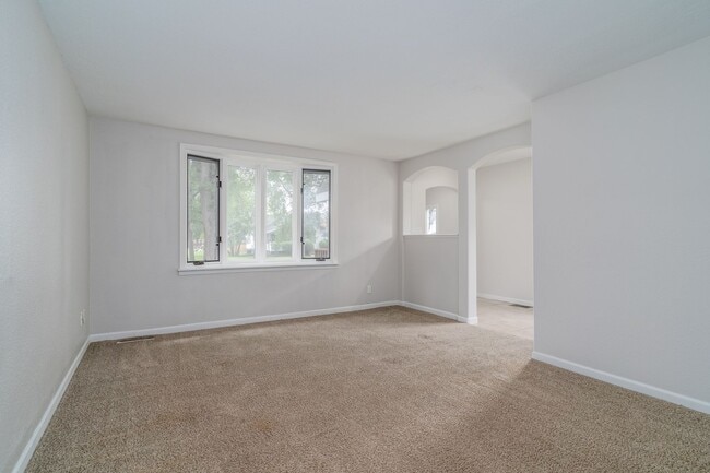 Building Photo - Recently Updated Single Family Home Available