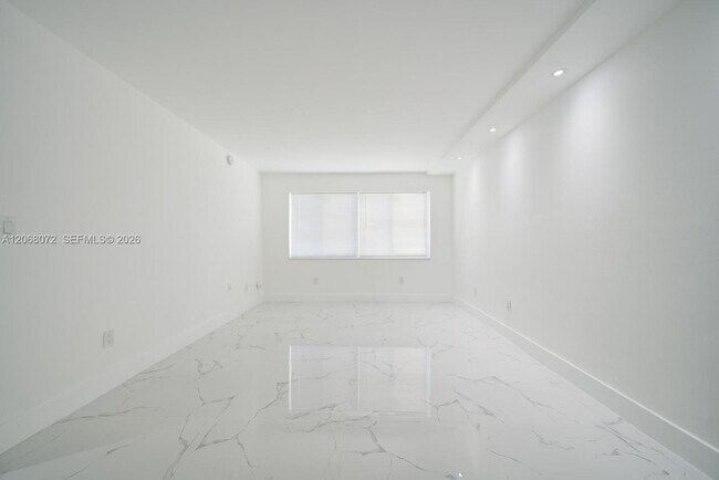 Building Photo - 14840 Naranja Lakes Blvd