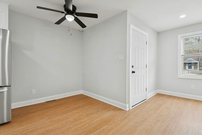 Building Photo - 527 Homestead Rd