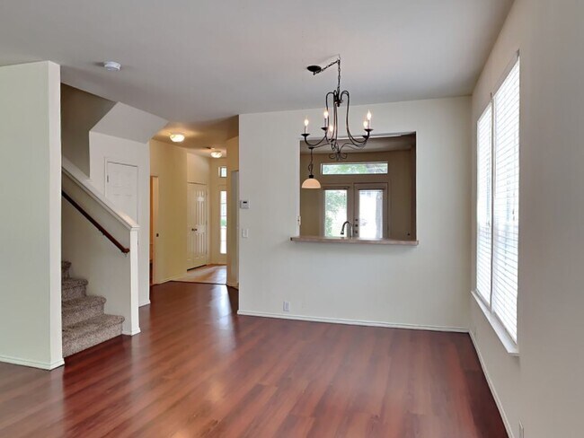 Building Photo - 10661 Traymore Dr