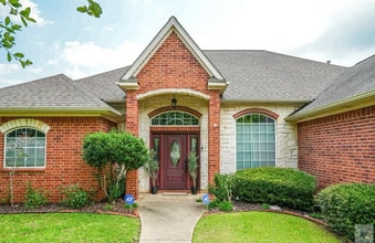 Building Photo - Beautiful, Spacious 4 bedroom Home for Rent!