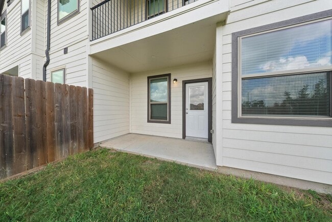 Building Photo - 1615 Rustling Creek Dr