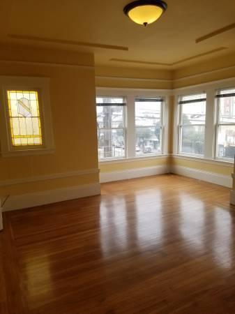Building Photo - 2 bedroom in San Francisco CA 94121