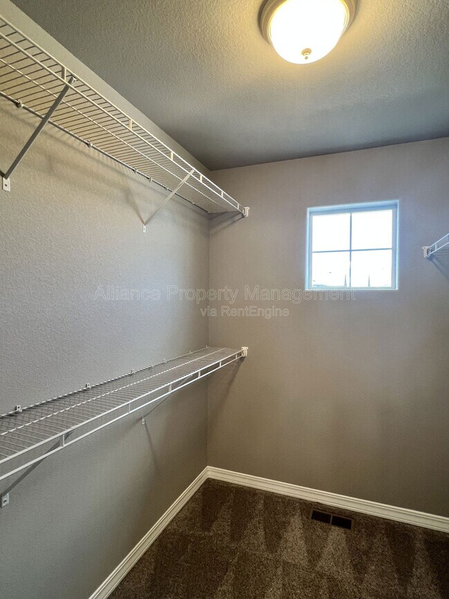 Building Photo - 7839 Lathrop Vw