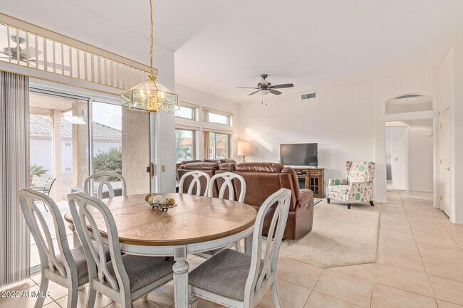 Building Photo - 14113 W Robertson Dr