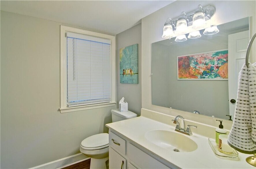 Building Photo - 220 Indian Hills Ct
