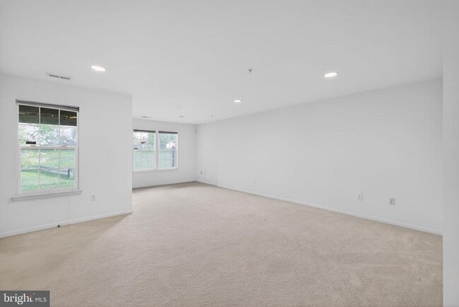 Building Photo - 1034 Meandering Way