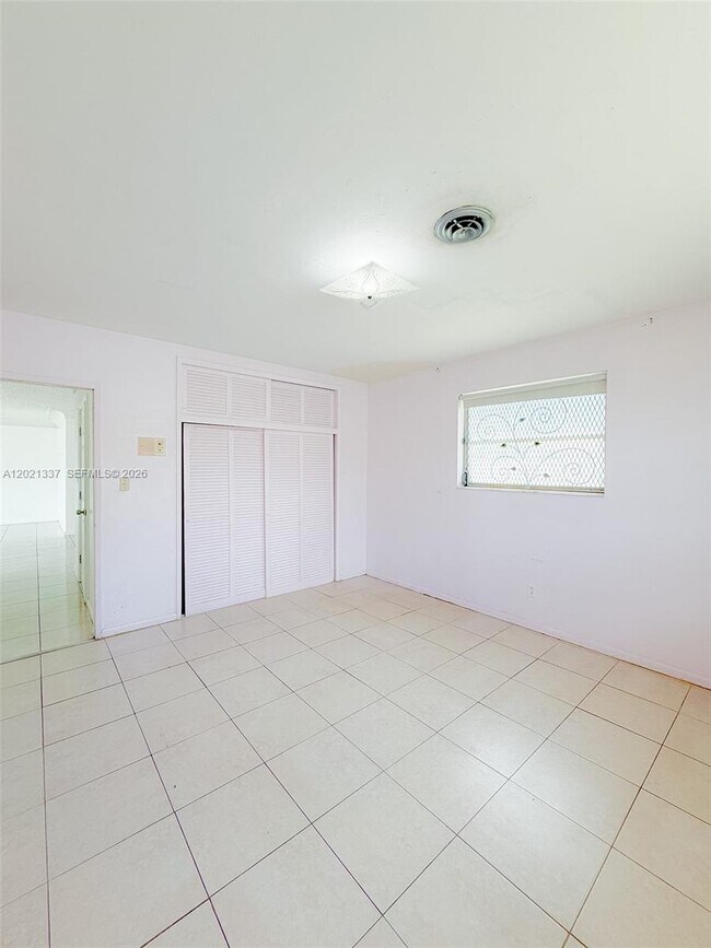 Building Photo - 1650 NW 26th Terrace