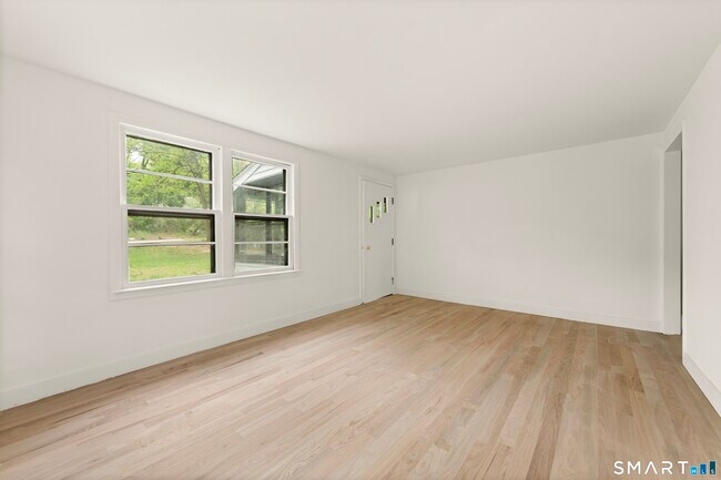 Building Photo - 1335 Wolf Hill Rd