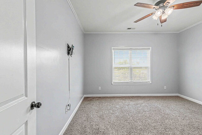 Building Photo - 125 Bridgeport Dr