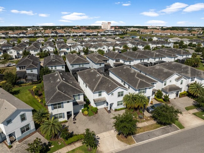 Building Photo - 4718 Kings Castle Cir