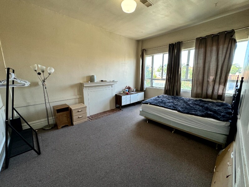 Building Photo - 1348 Park St