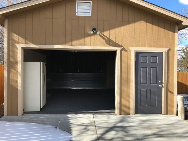 Building Photo - Outstanding Ranch Style home in Arvada!