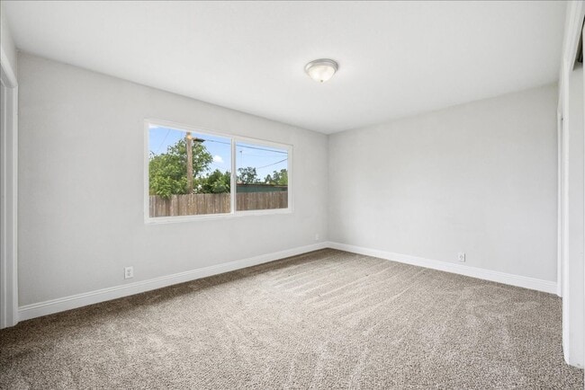Building Photo - 6225 Ranier Way
