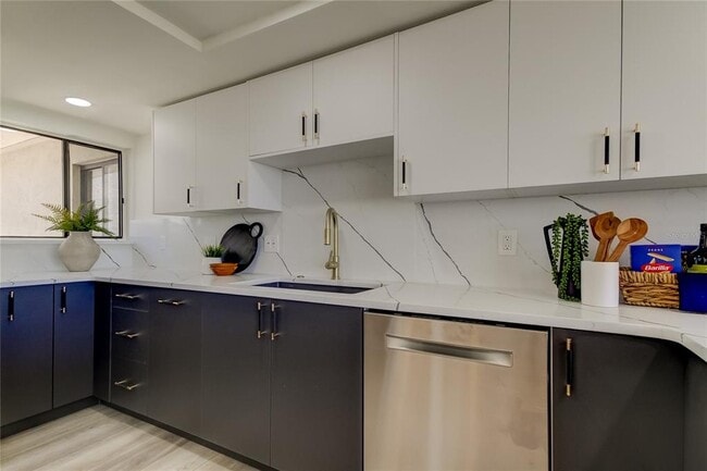 Building Photo - 500 N Osceola Ave