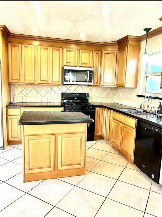 Building Photo - 2826 Pickett Dr