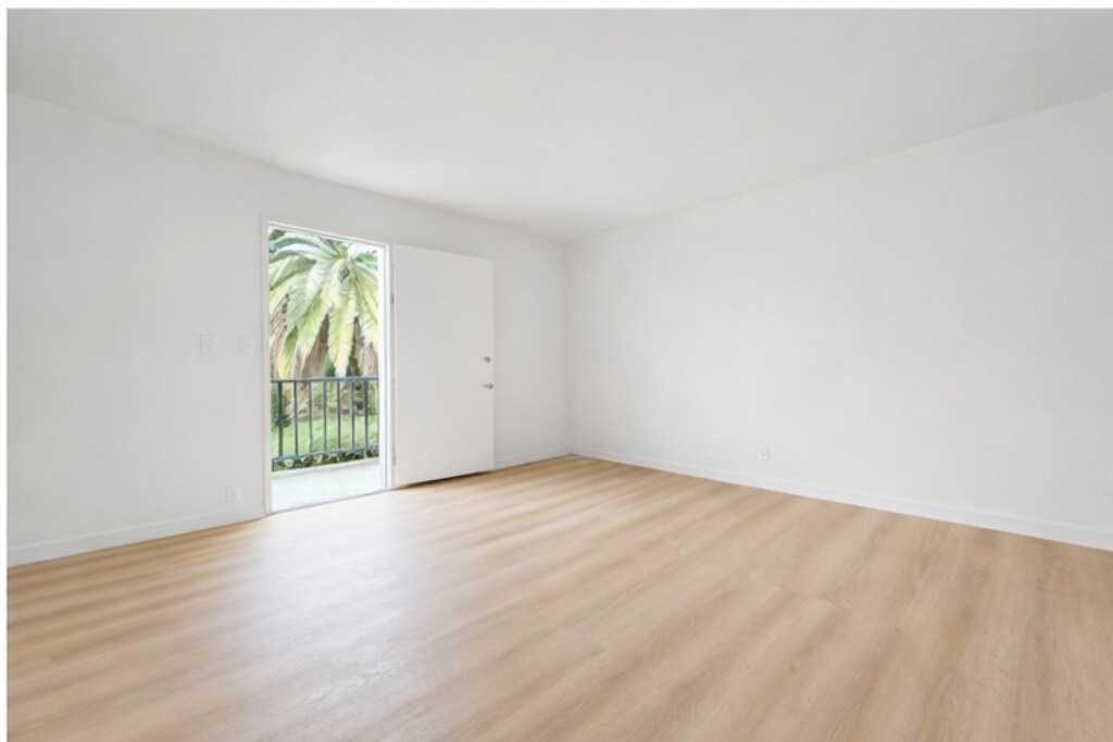 Building Photo - 411 E Santa Fe Ave