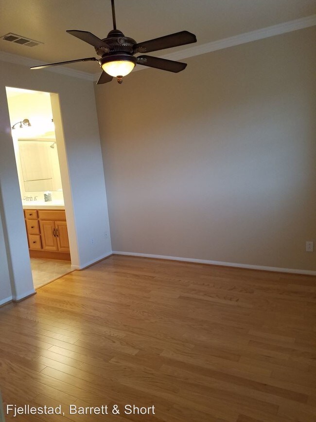 Building Photo - 3 br, 3 bath House - 1046 Iron Wheel Street