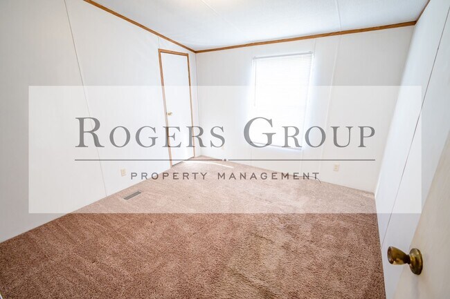 Building Photo - 51 Pauls Ln