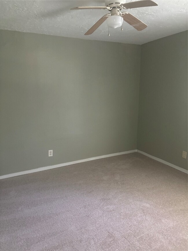 Building Photo - 4830 Van Fleet St