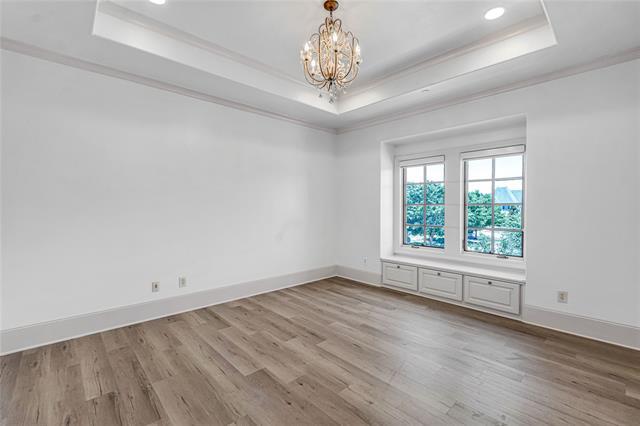 Building Photo - 3759 Broadmoor Way