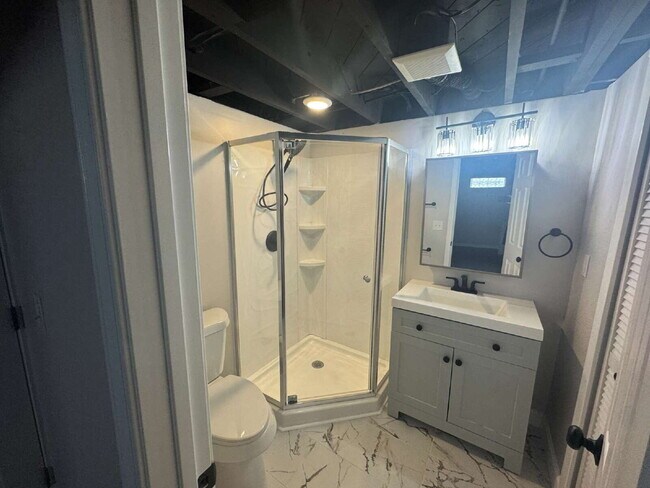 Building Photo - Spacious 3-Bed, 2-Bath Home in Berkley