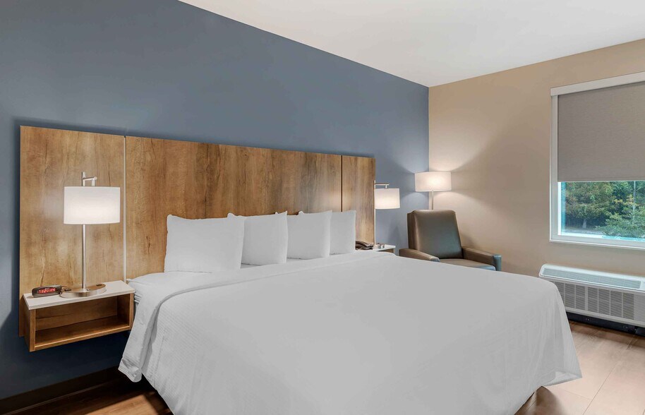 Building Photo - Furnished Studio-Jacksonville - Airport