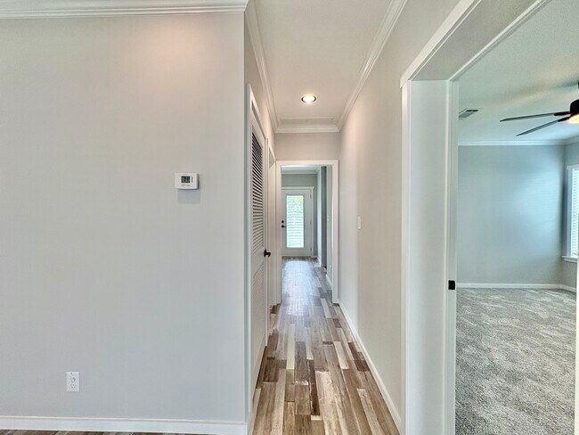 Building Photo - 5715 Camelford Dr