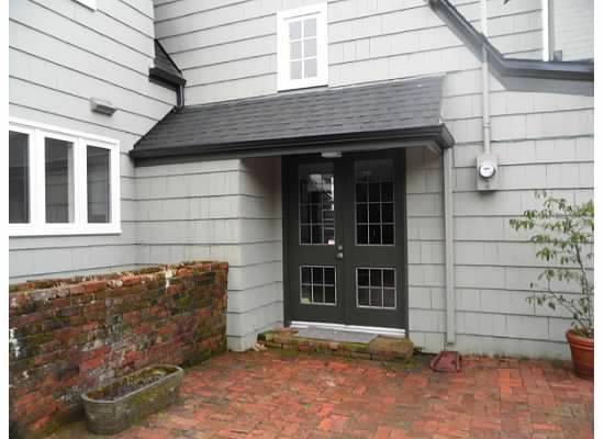 Building Photo - Broadway Hill home