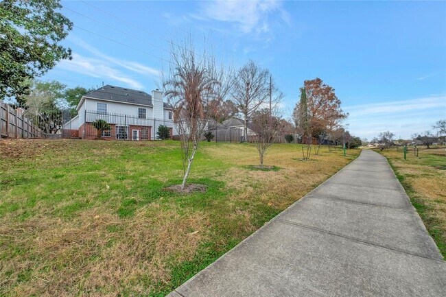 Building Photo - 4323 Ringrose Dr