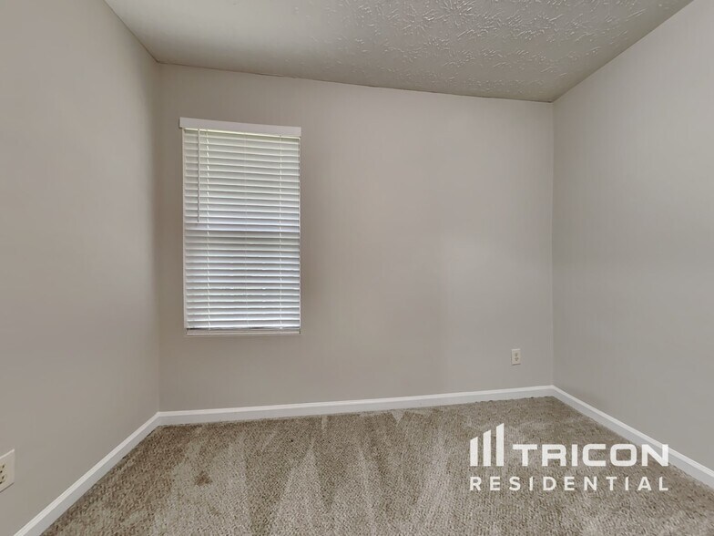 Building Photo - 7061 Saratoga Dr