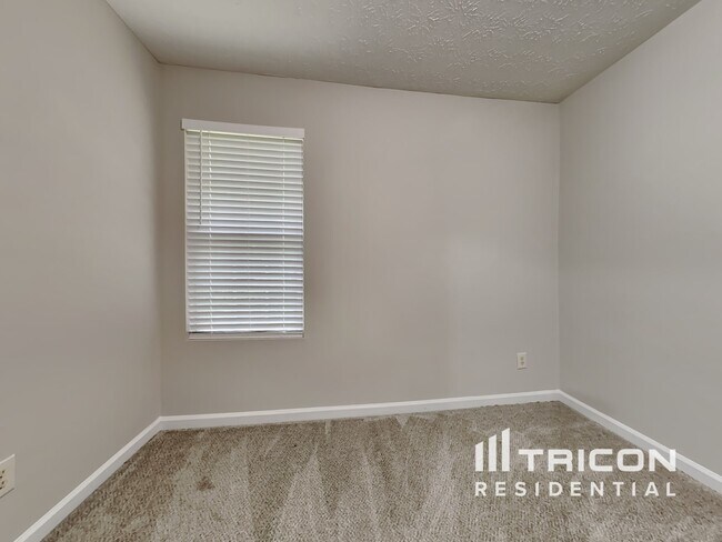 Building Photo - 7061 Saratoga Dr