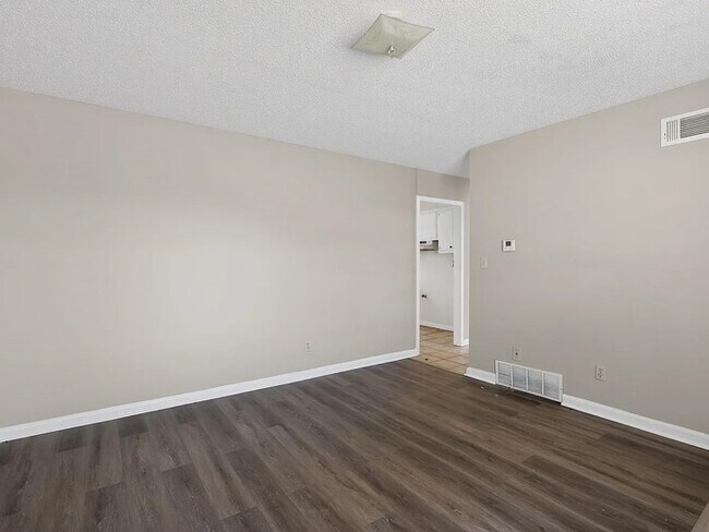 Building Photo - Nice Home For Rent