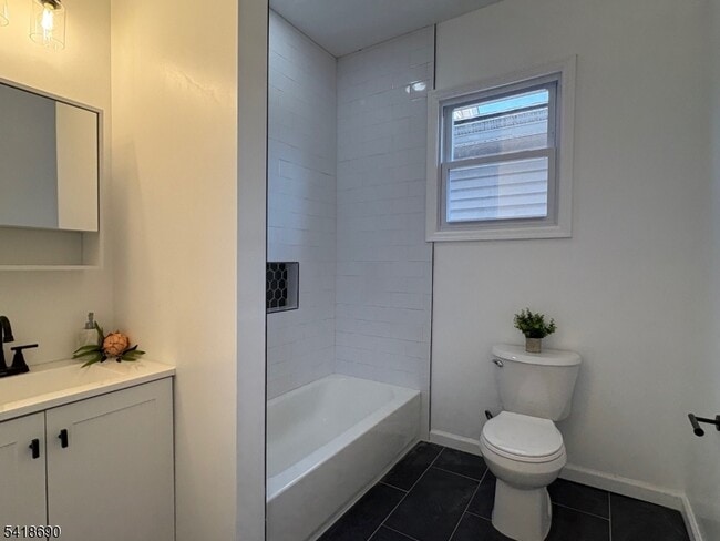 Building Photo - 456 Harrison St