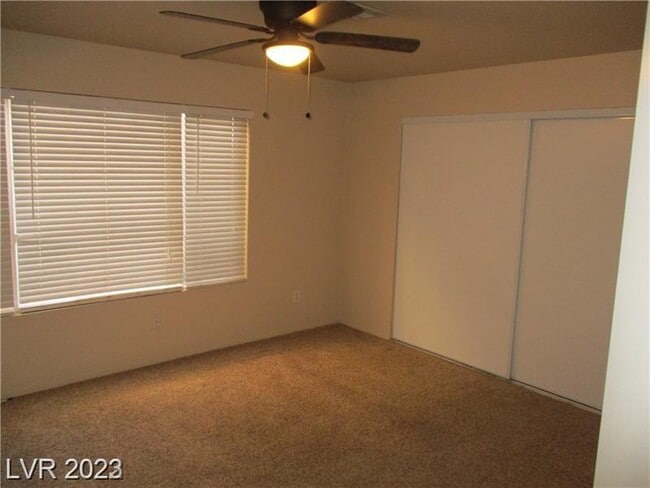 Building Photo - 350 S Durango Dr