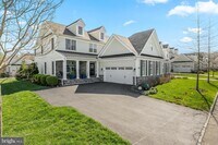 Building Photo - 407 Berlo Ln